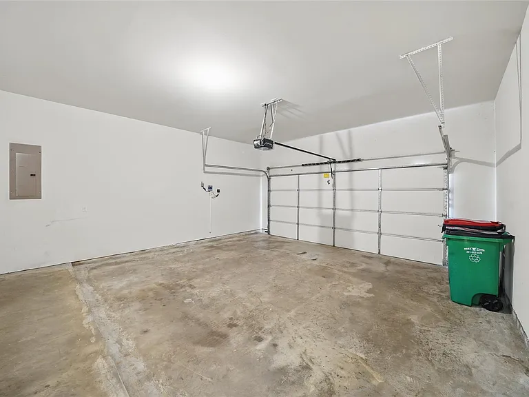 3902 Palmer Meadow Ct — Photo 12