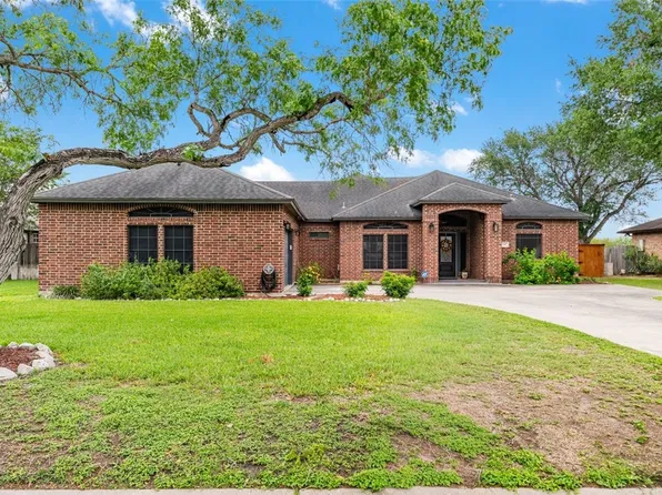 130 Saint Anthony Dr, Sinton, TX 78387