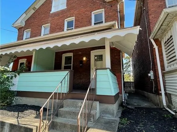 8 Center St, Natrona Heights, PA 15065