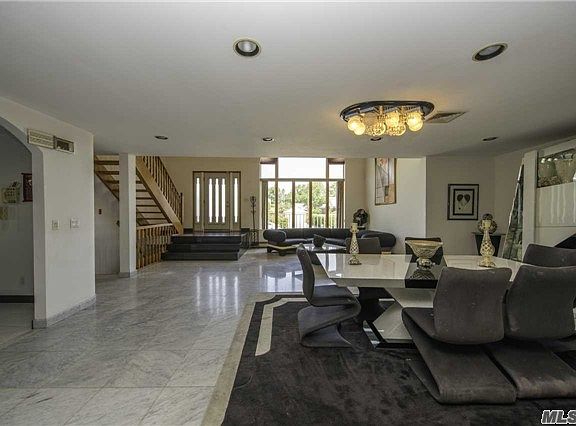 5th image of 80 Dogwood Ln
