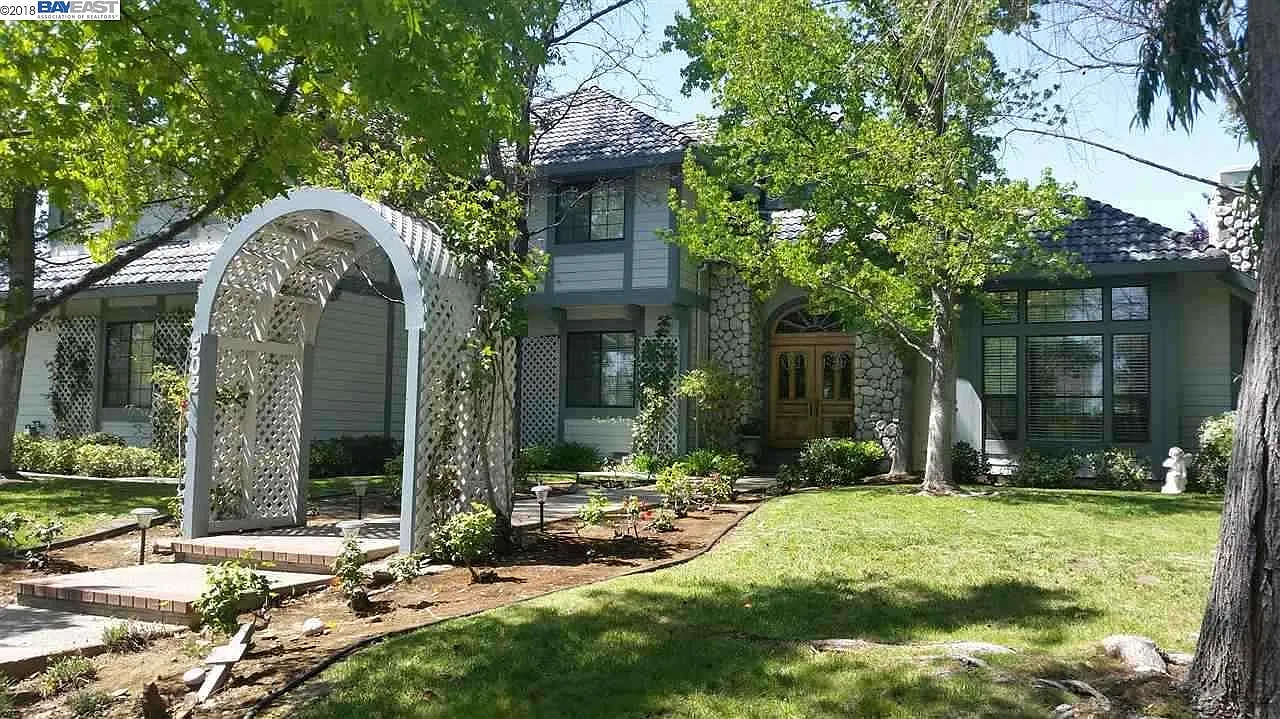 502 Regulus Rd photo 1