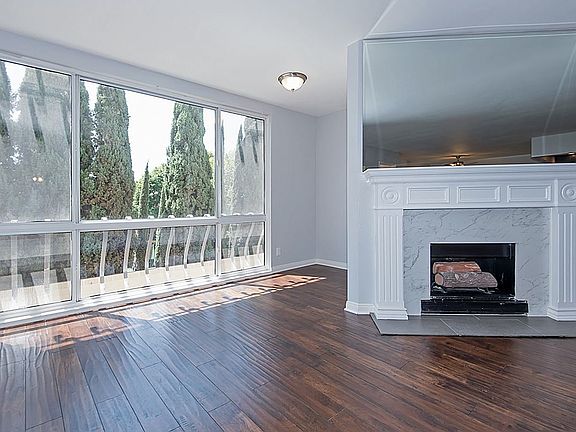 4th image of 12720 Burbank Blvd Unit 130