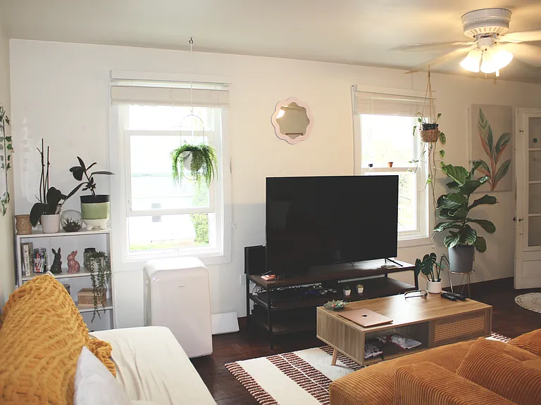 503 N Fair Oaks Ave — Photo 3