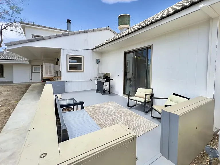 418 G St #B — Photo 1
