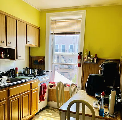 Rented by Living Dream Realty | media 31