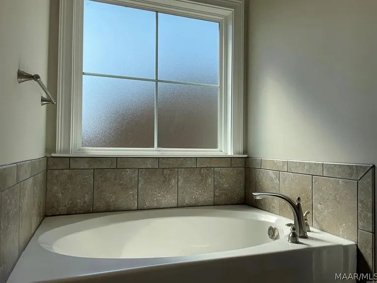 116 Herman Dr — Photo 20