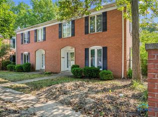 1902 Queenswood Dr #U-8, Findlay, OH 45840