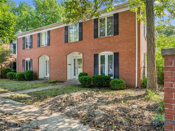 1902 Queenswood Dr #U-8, Findlay, OH 45840