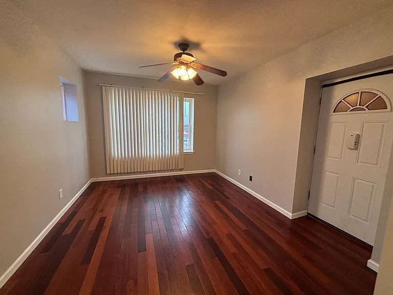 3637 Chippewa St #2E — Photo 2
