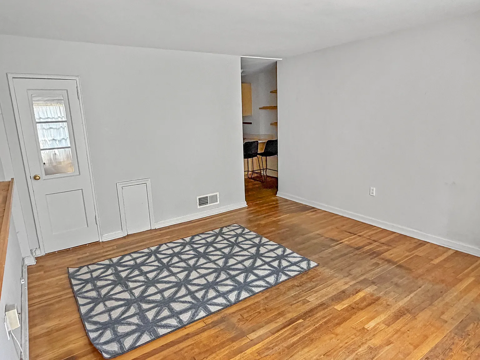 1927 1st St NW — Photo 4