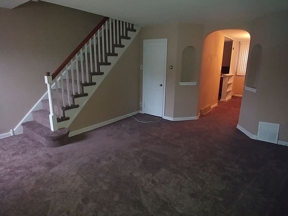 2nd image of 6118 Newtown Ave