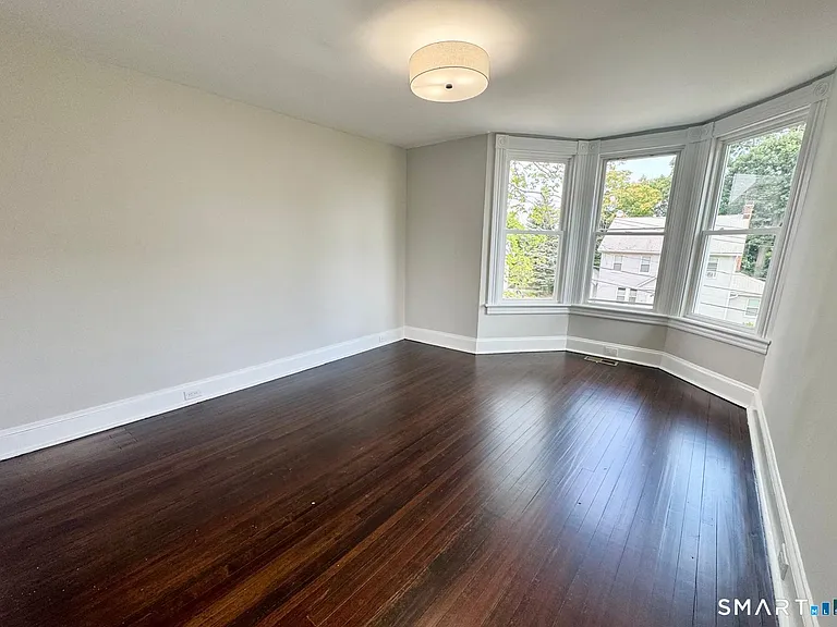 25 Quintard Ave — Photo 16