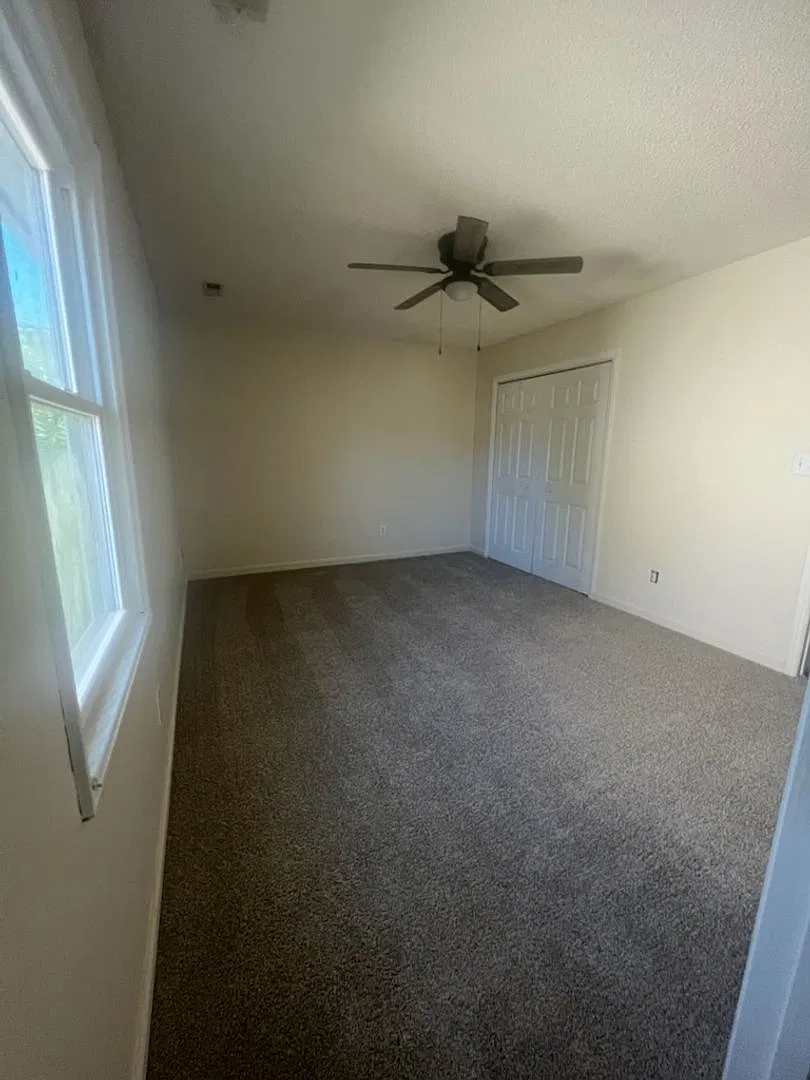 Affordable 3 Bedroom w/ Large Bonus In Hubert — Photo 4