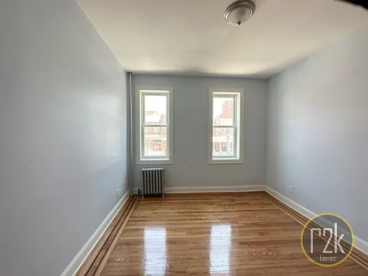 Rented by Realty 2000 Corp | media 4