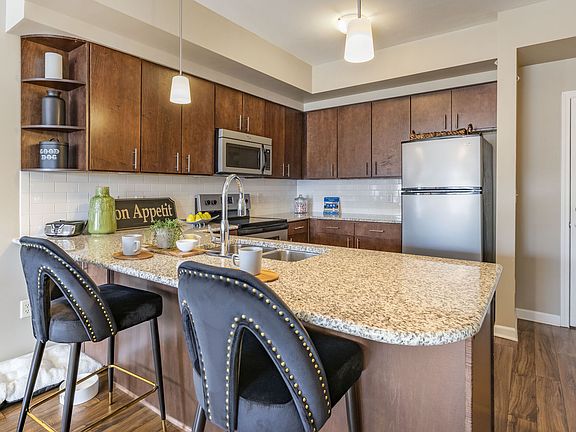 4th image of 1601 NW 38th St #305