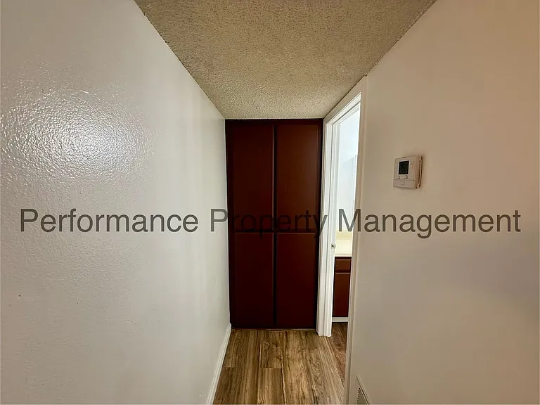 Crest View Apartments — Photo 6