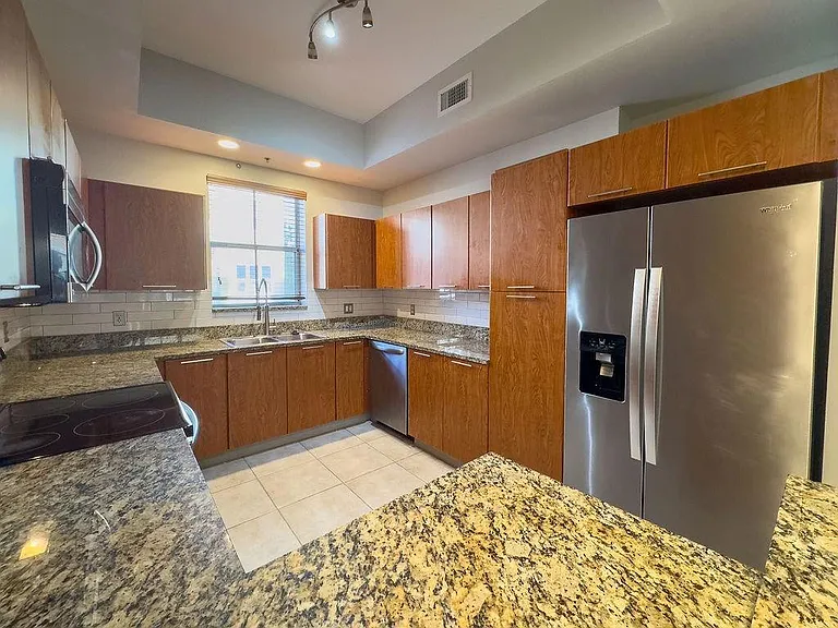 2322 Vintage Dr — Photo 36