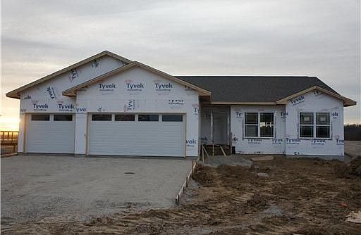 1st image of 555 Fawn Ave