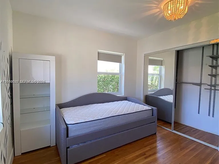 9472 Byron Ave — Photo 21