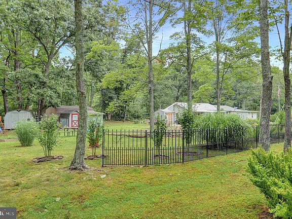5th image of 22 Sunnyside Dr