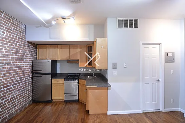 Rented by Yaffa Realty LLC | media 44