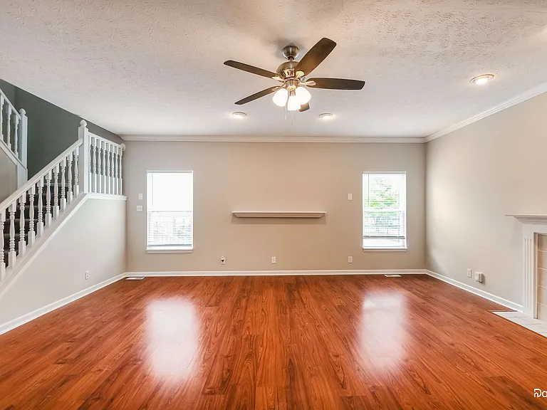 8032 Kersey Dr — Photo 6