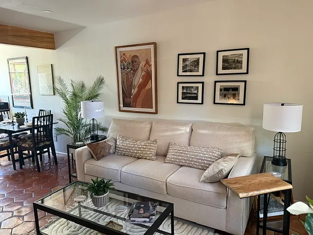 527 E Alameda St — Photo 8