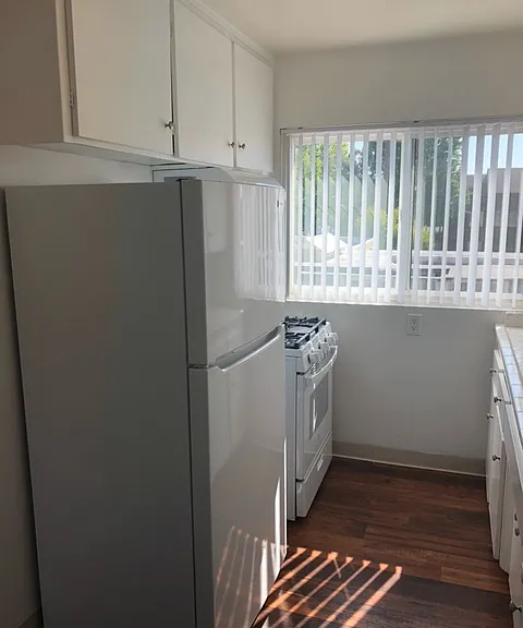 2161 Garnet Ave #8 — Photo 4