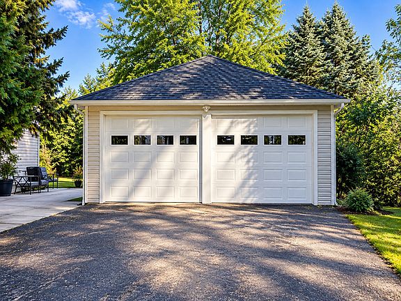 3rd image of 10210 Corneils Rd