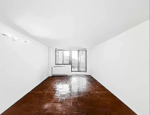 4th image of 184 Lexington Ave APT 2F