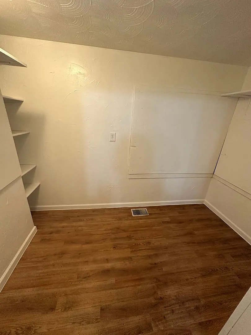 Charming 2+ Bedroom House to UNC — Photo 4