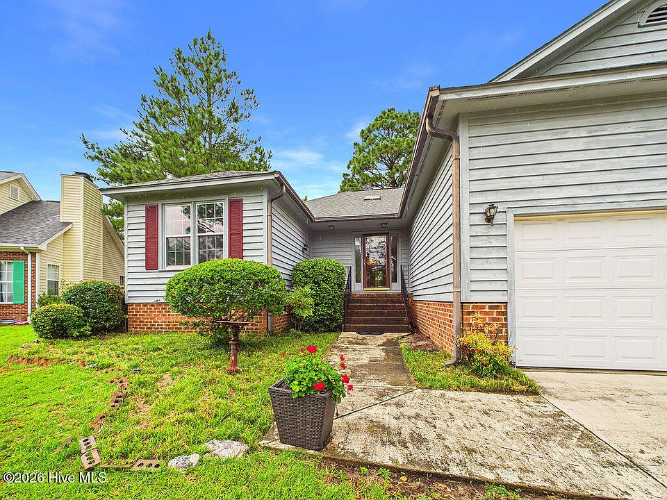 1st image of 159 Kensington Way