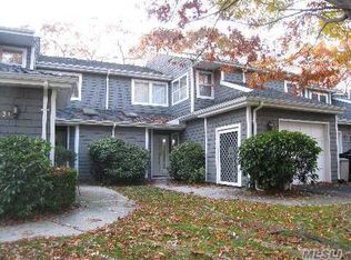30 Wildberry Ct, Commack, NY 11725