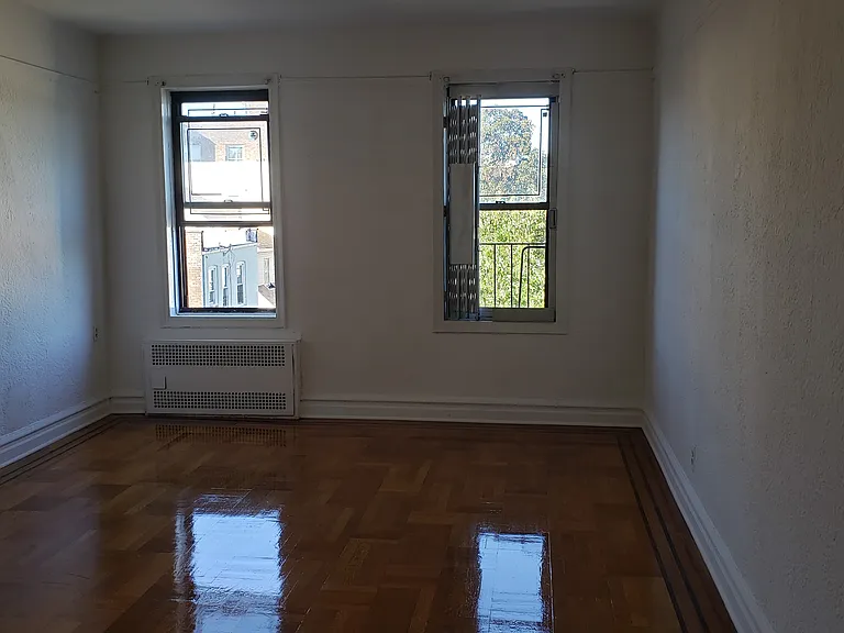 2245 E 19th St #D7 — Photo 1