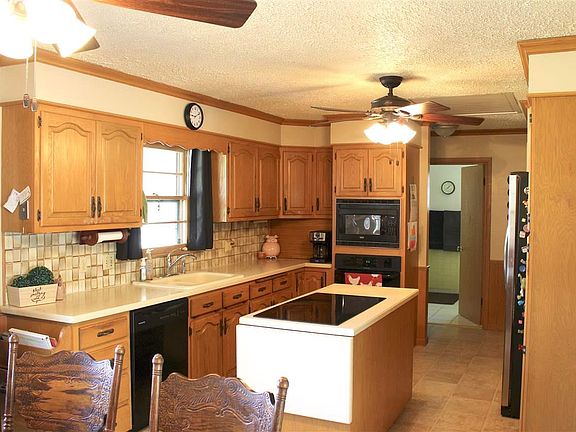 3rd image of 9 Glass Manor Ln