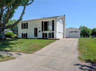 1970 King Arthur Dr, Decatur, IL 62526