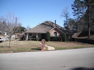 608 Tanglewood Dr, White Oak, TX 75693