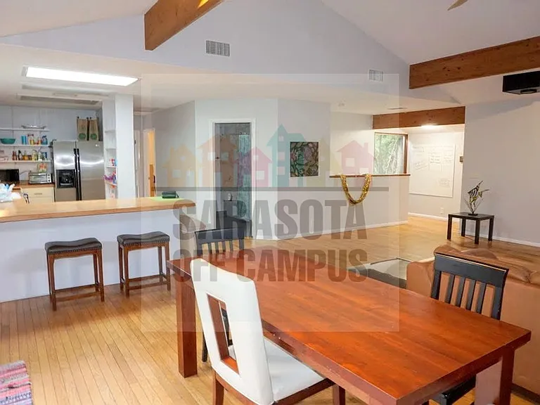 1313 46th St — Photo 15
