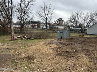 2124 Barrett Ln, Humboldt, TN 38343