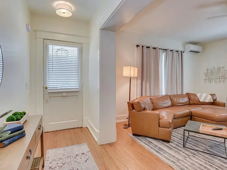 1329 Winter St #1 — Photo 4