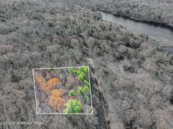 Waterview Dr, Hawley, PA 18428