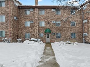 2505 Spring St APT 3304, Woodridge, IL 60517
