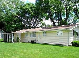 3rd image of 106 Ivy Ln