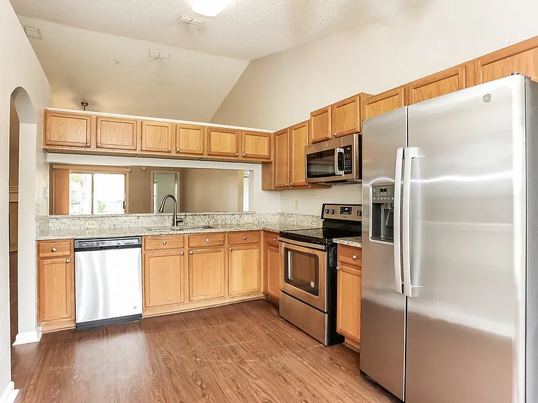 3268 Avalon Dr — Photo 9