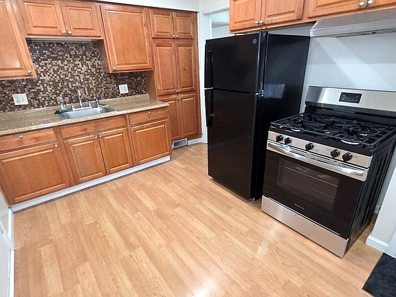 2nd image of 6121 Horger St