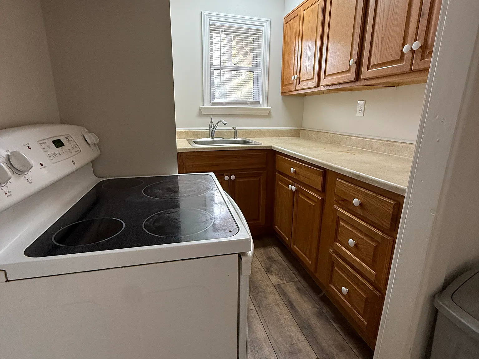 4 bed, 1000 sqft, $975 — Photo 3