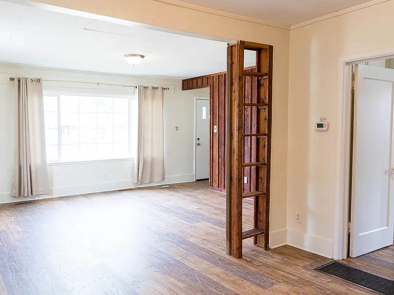1060 SW 5th Ave — Photo 5