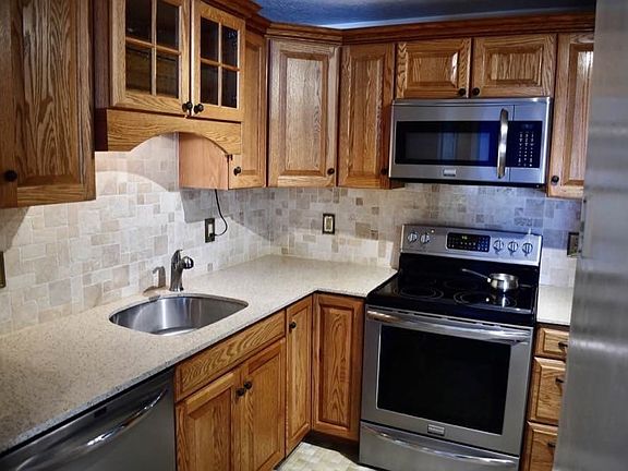 My best description.
It is a sweet kitchen