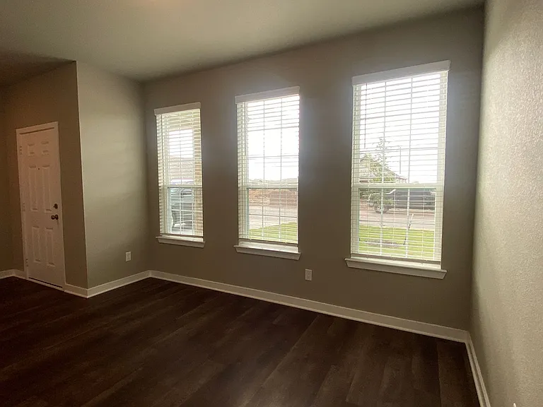 1242 Dowdy Dr — Photo 23
