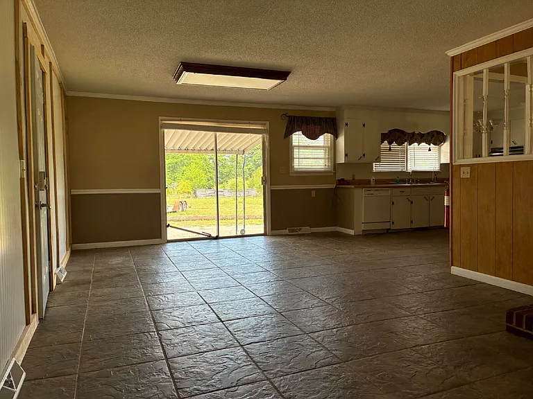 3903 Shady Grove Rd — Photo 6